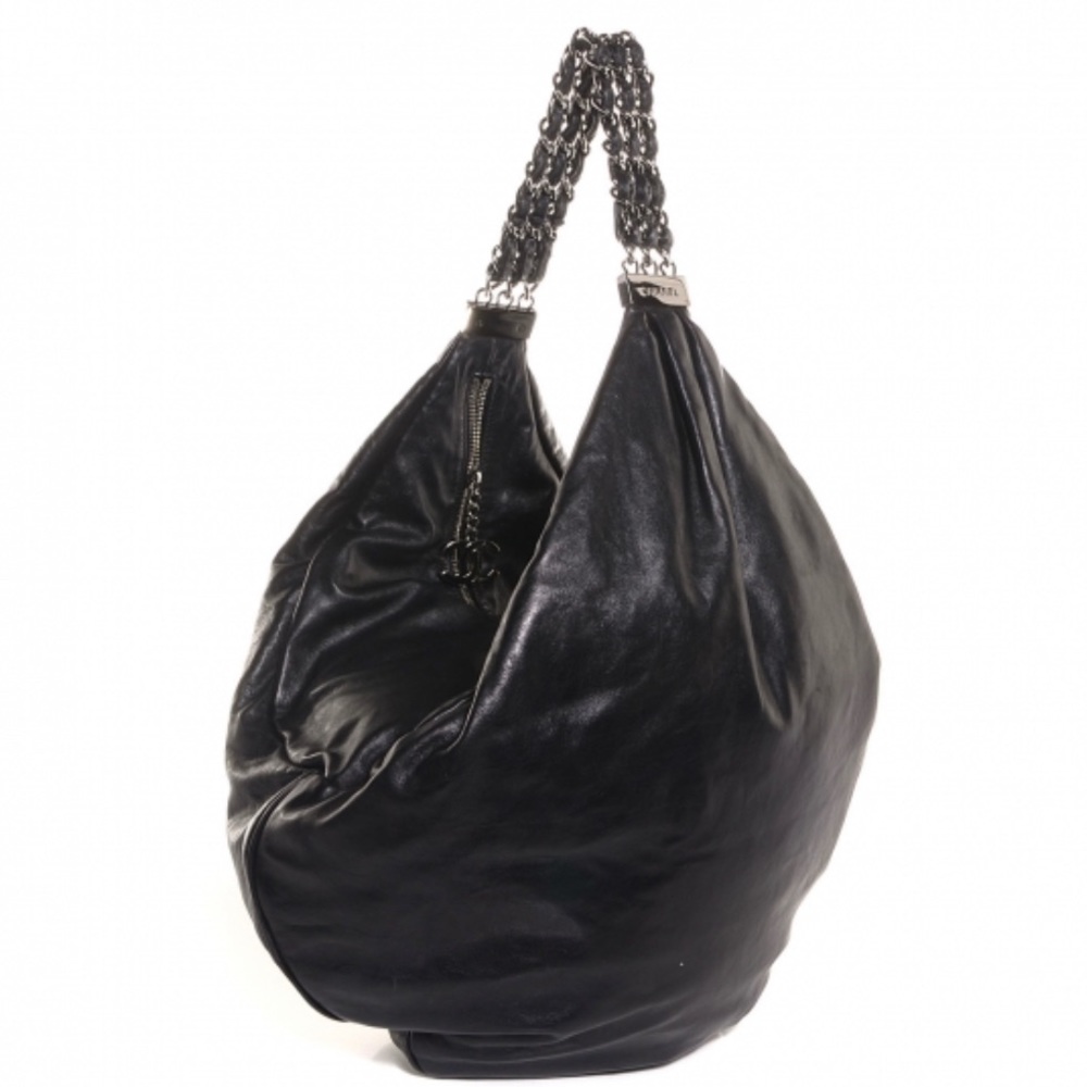 Chanel: Chanel iconic handbag Rock and Chain Hobo